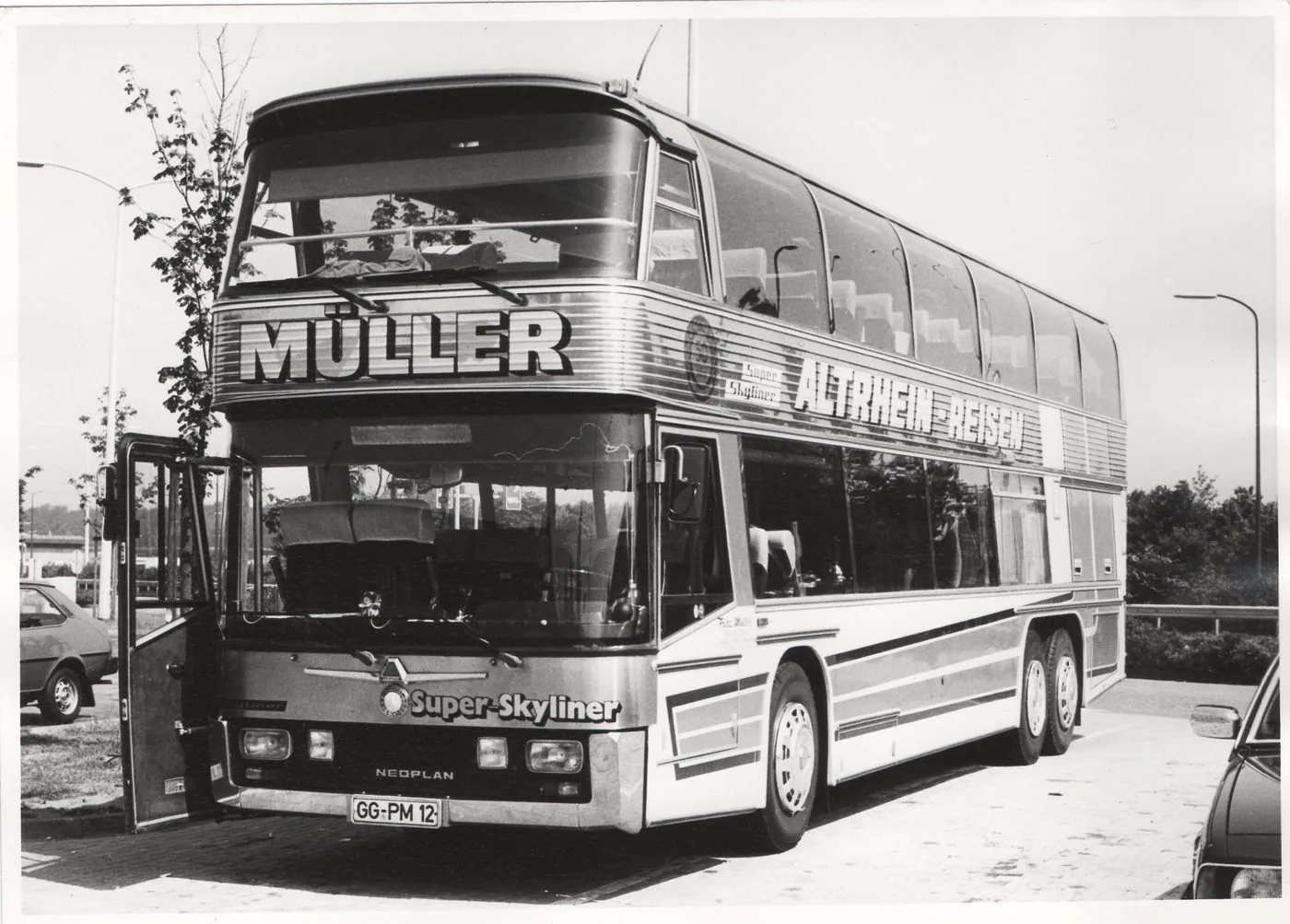 Historischer Doppelstockbus von MÜLLER Riedstadt aus den 1980er-Jahren